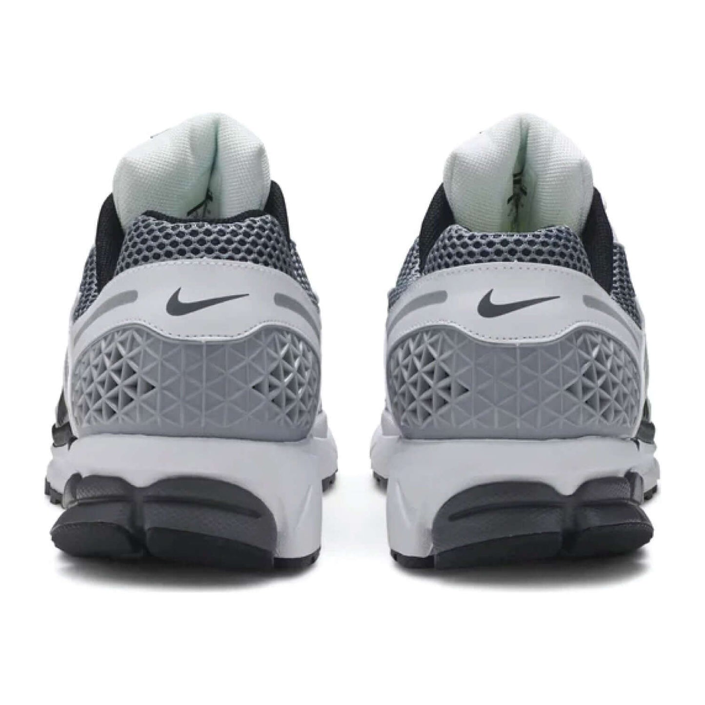 This is the back side shoe of Air Zoom Vomero 5 SE SP 'Dark Grey'.