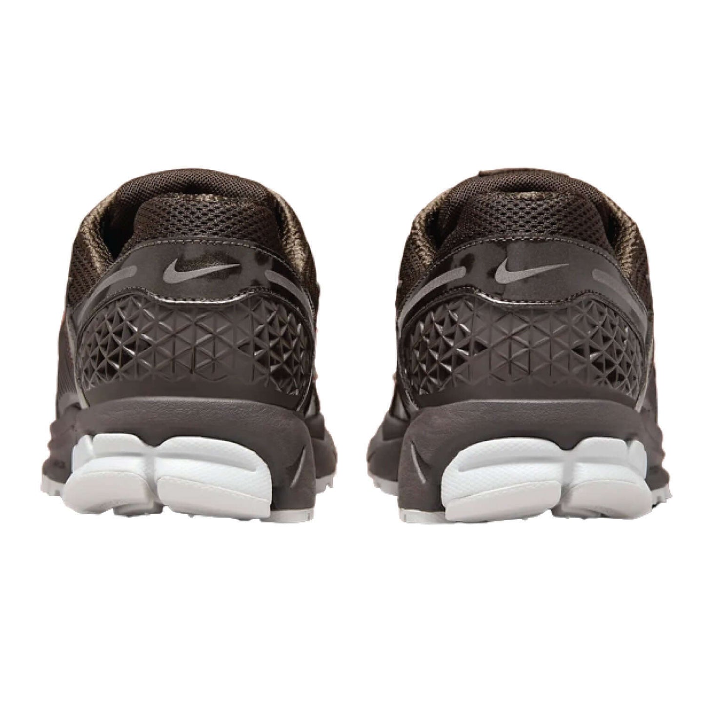 This is the back side shoe of Air Zoom Vomero 5 'Velvet Brown'.