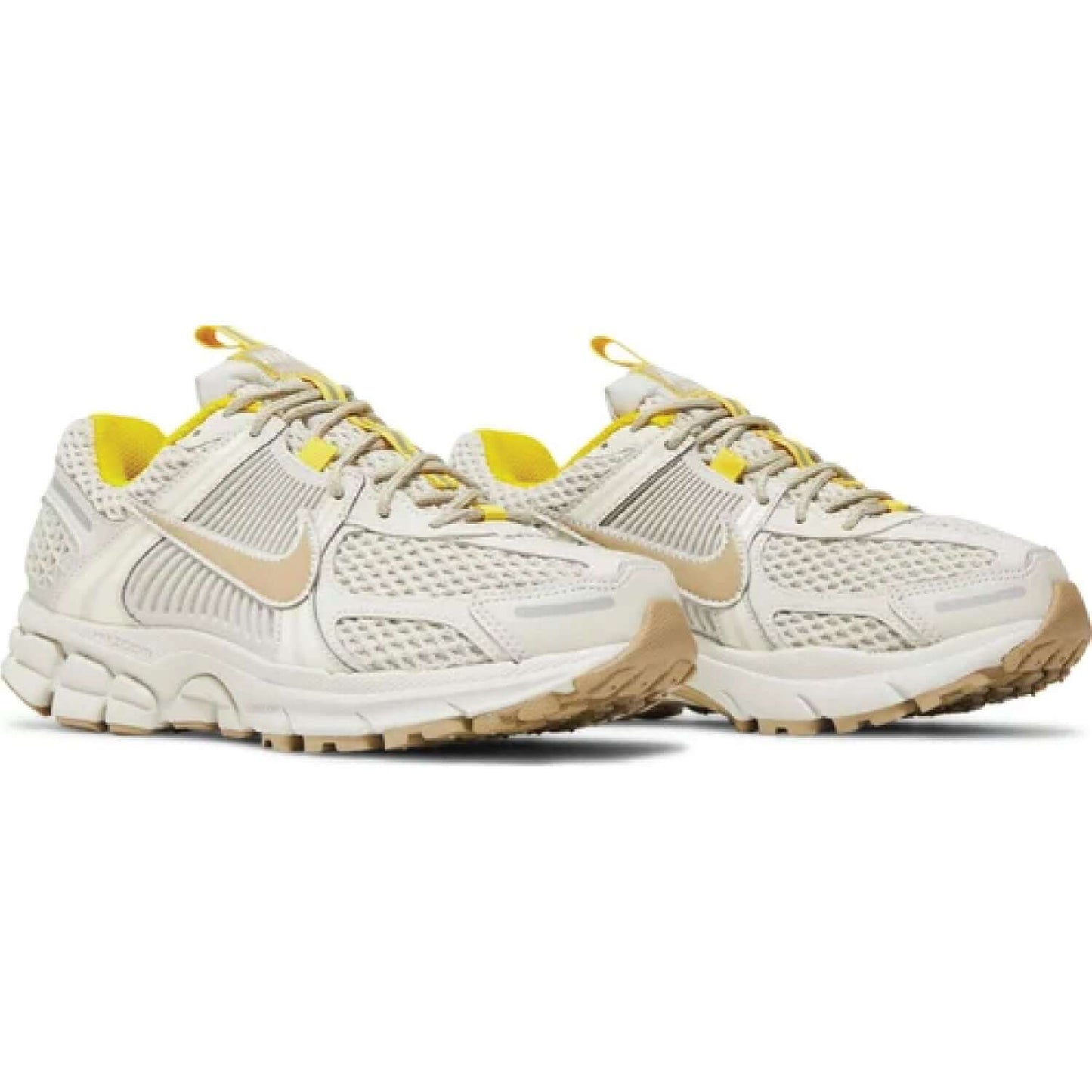 This is the pair of Wmns Air Zoom Vomero 5 'Light Bone'. Whisch describe the beauty of Light Bone.