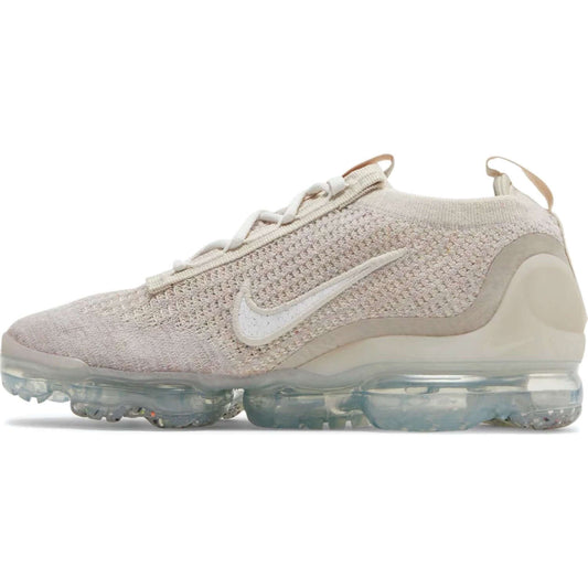 This is the left side of the Wmns Air VaporMax 2021 Flyknit 'Oatmeal'