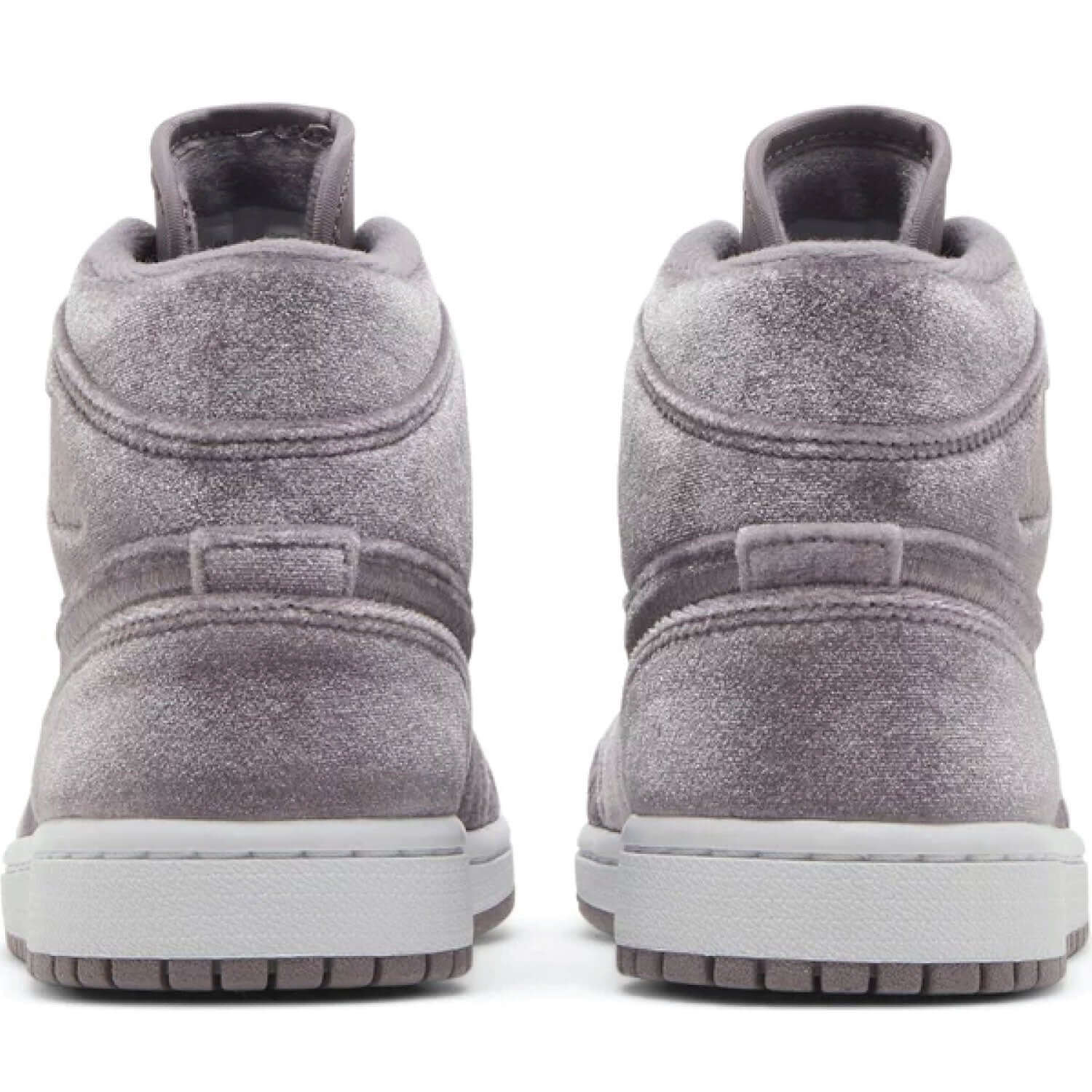 This is the back side shoe of Wmns Air Jordan 1 Mid 'Purple Velvet'