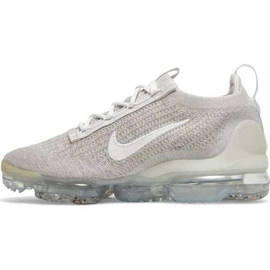 There is the great texture of Wmns Air VaporMax 2021 Flyknit 'OatmealWmns