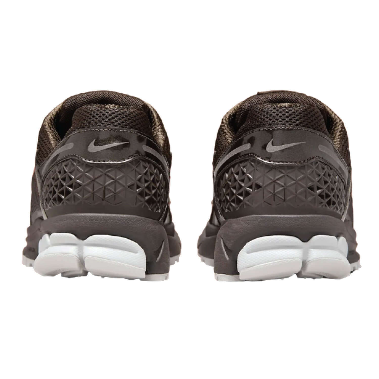 This is the back side shoe of Air Zoom Vomero 5 'Velvet Brown'.
