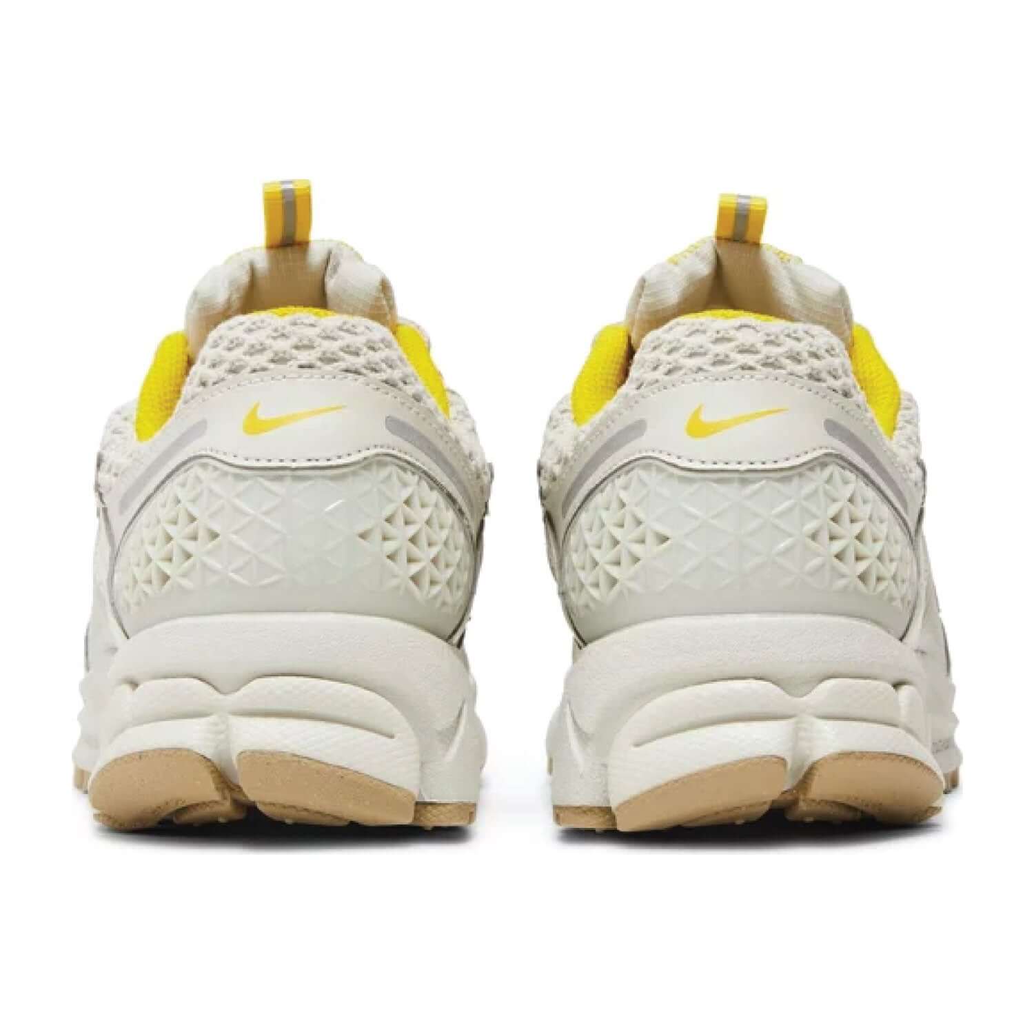 This is the back side shoe of Wmns Air Zoom Vomero 5 'Light Bone'.