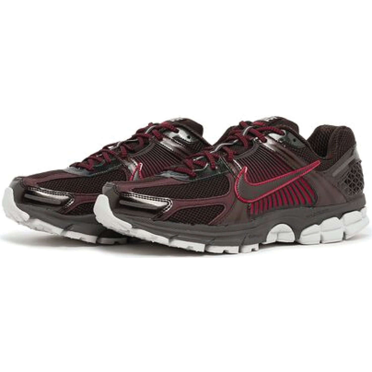 This is the pair of Air Zoom Vomero 5 'Velvet Brown'. Which describe the beauty of Velvet brown.