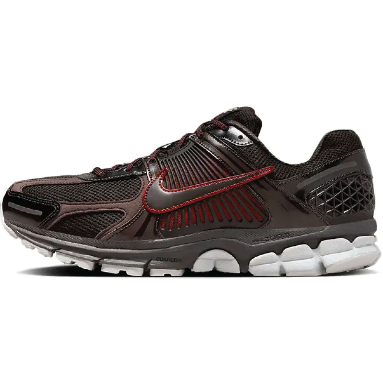 This is the left side shoe of Air Zoom Vomero 5 'Velvet Brown'.