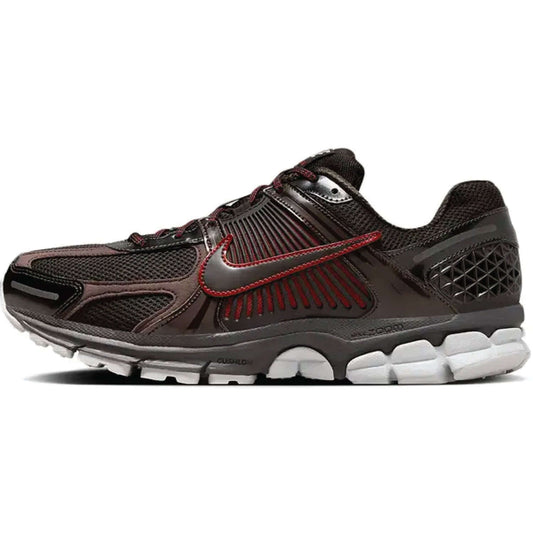 This is the left side shoe of Air Zoom Vomero 5 'Velvet Brown'.