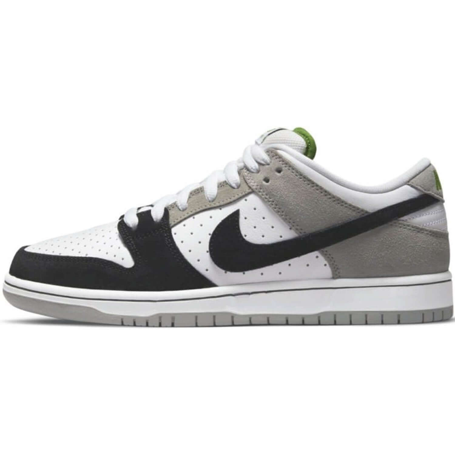 SB Dunk Low Chlorophyll - BQ6817-011