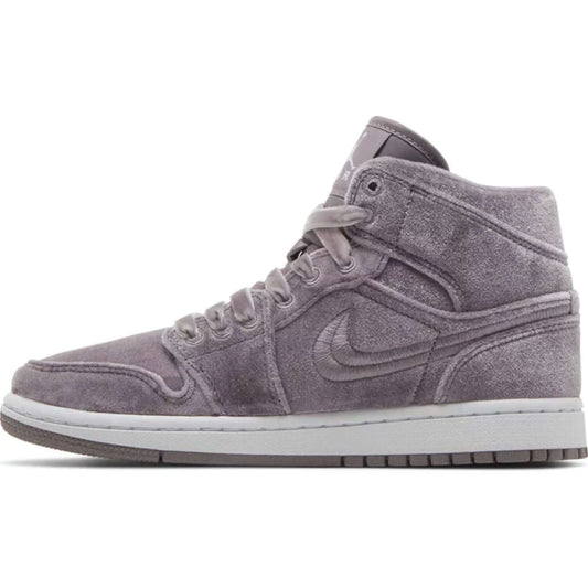 This is the left side shoe of Wmns Air Jordan 1 Mid 'Purple Velvet'