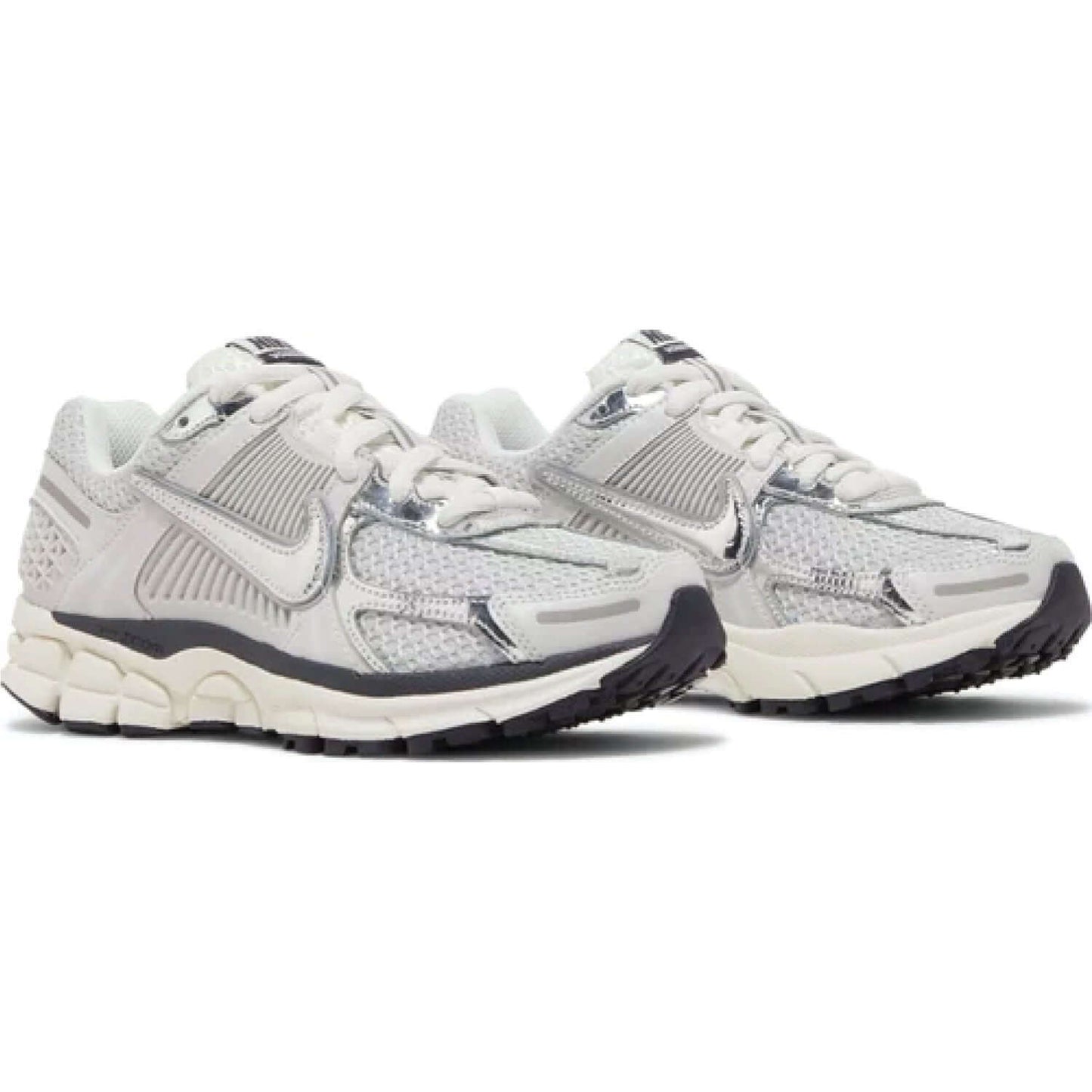 This is the pair of Wmns Air Zoom Vomero 5 'Photon Dust Metallic Silver'. Which describe the beauty of Metallic Silver.