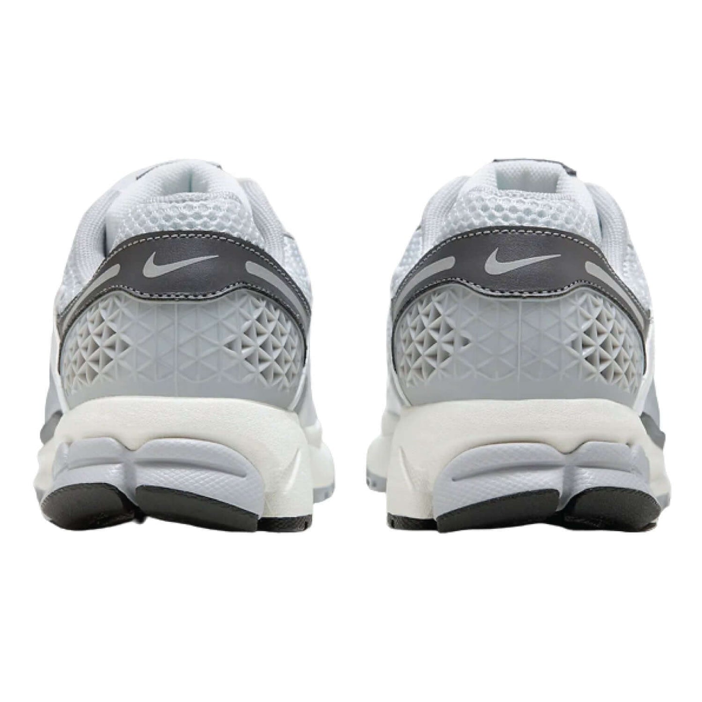 This is the back side shoe of Wmns Zoom Vomero 5 Wolf Grey Cool Grey