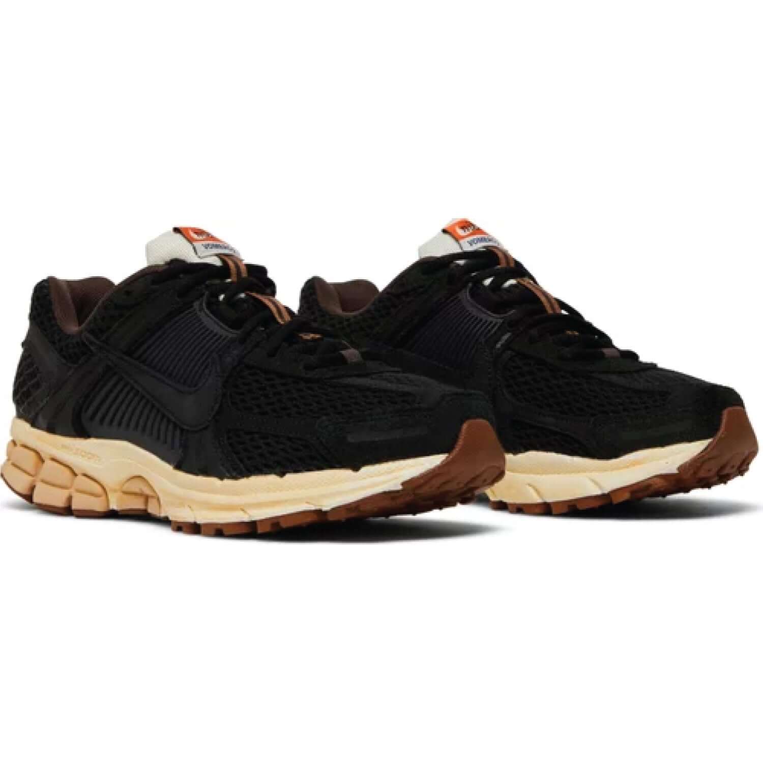 This is the pair of Wmns Zoom Vomero 5 'Black Sesame'. Whis describe the beauty of Black Seasame .