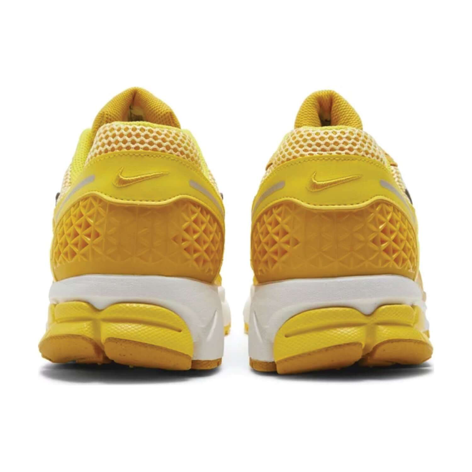 This is the back side shoe of Zoom Vomero 5 'Yellow Ochre'.